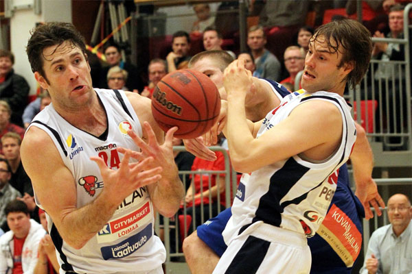 t_bisonspelaajia2012