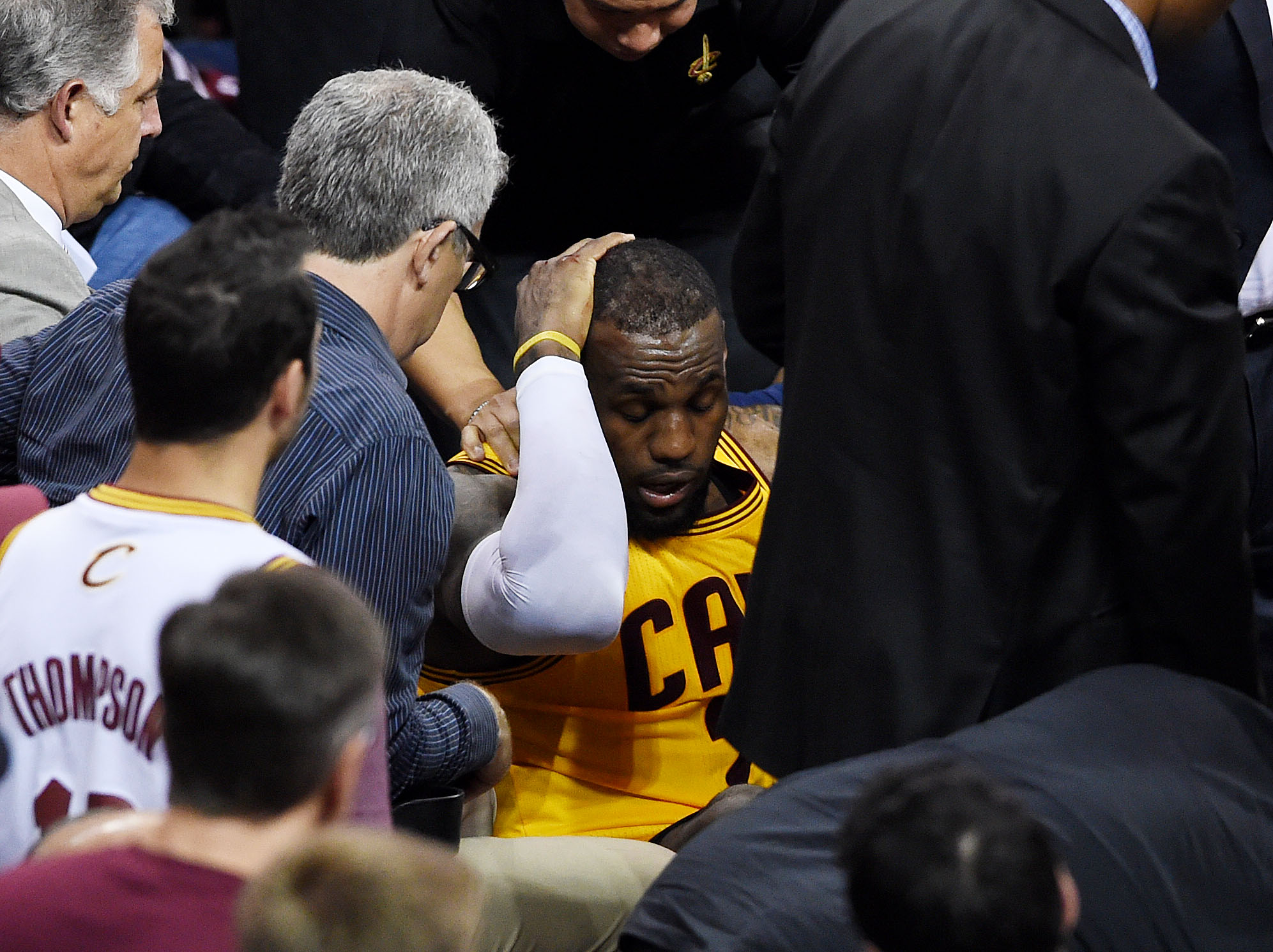 getty_jameslebron2015j