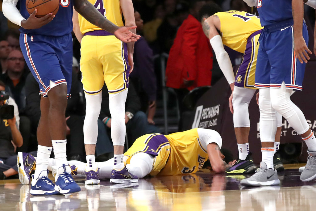 New York Knicks v Los Angeles Lakers