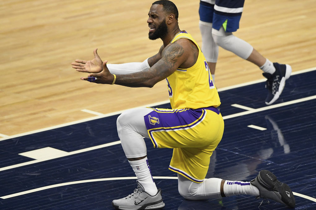 getty_jameslebron2021