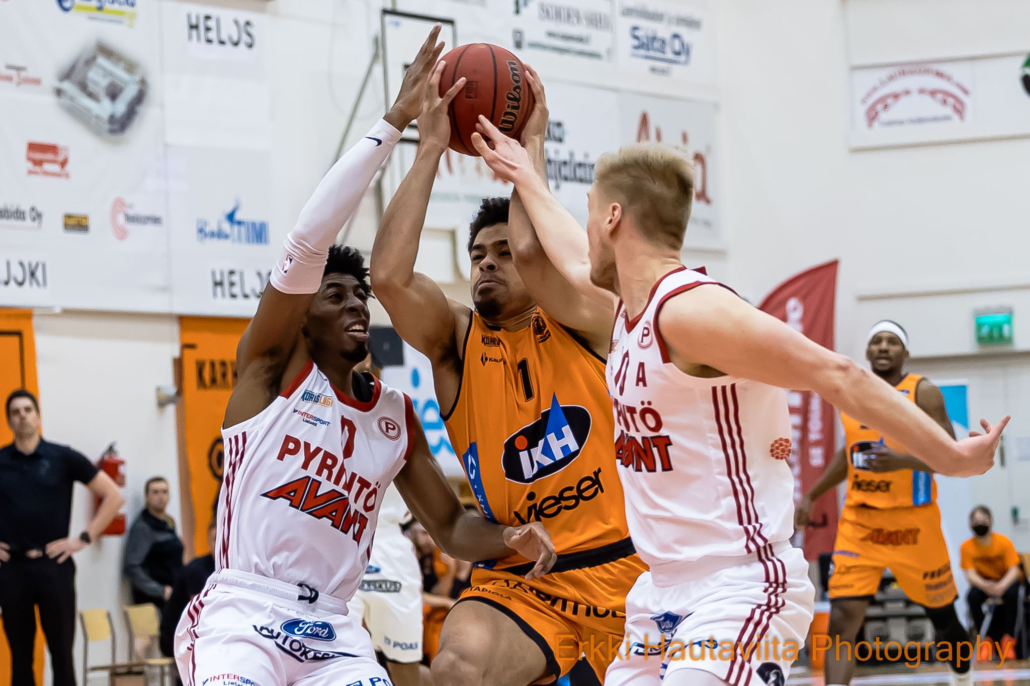 ehau_karhu-pyrinto_2021c