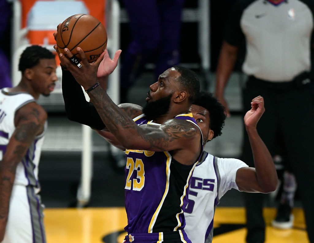 Sacramento Kings v Los Angeles Lakers