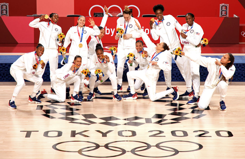 Women’s Basketball Medal Ceremony – Olympics: Day 16