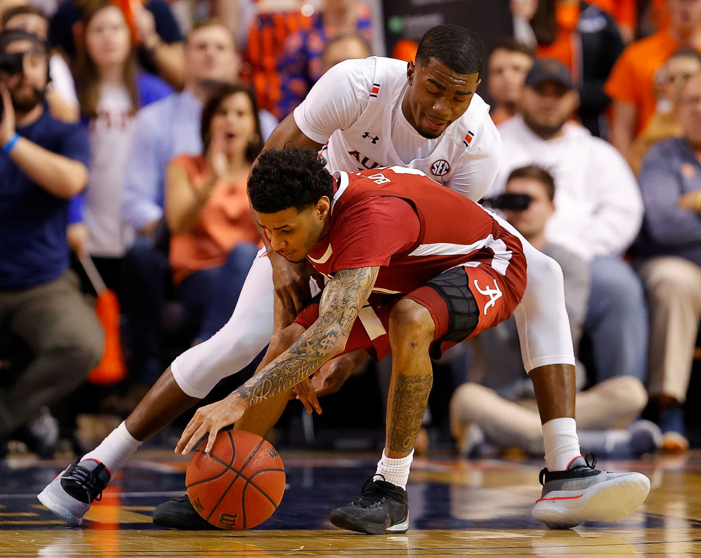 Alabama v Auburn