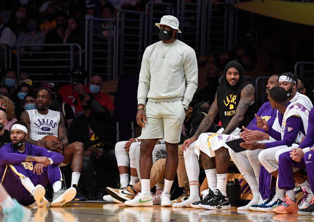 Phoenix Suns v Los Angeles Lakers