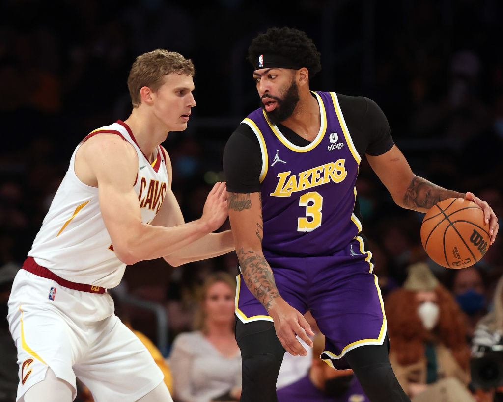 Cleveland Cavaliers v Los Angeles Lakers