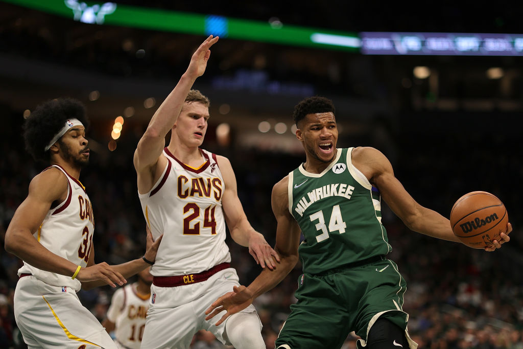 Cleveland Cavaliers v Milwaukee Bucks