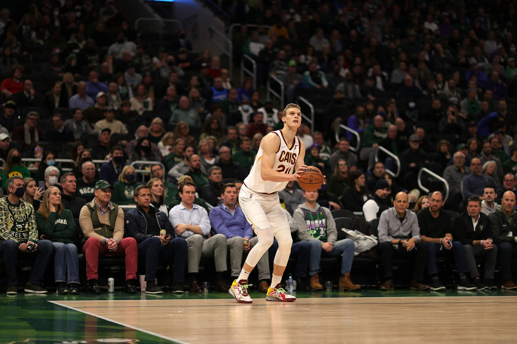 Cleveland Cavaliers v Milwaukee Bucks