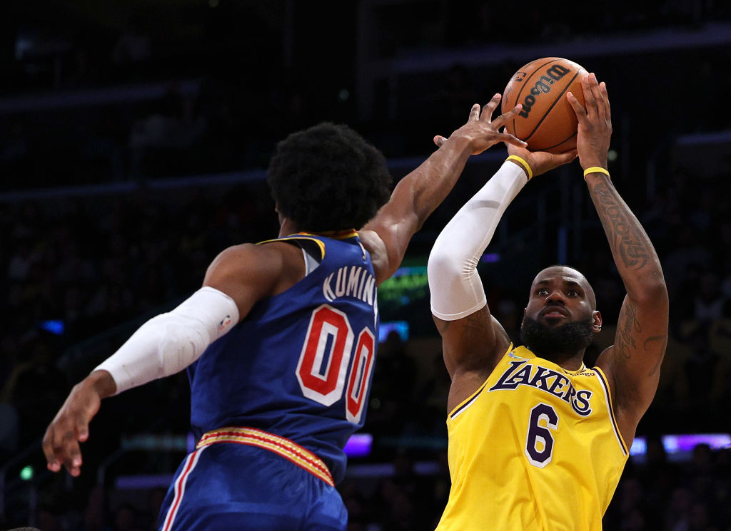 Golden State Warriors v Los Angeles Lakers