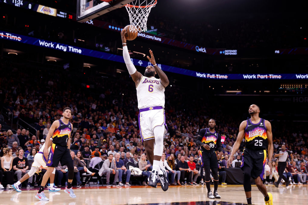 Los Angeles Lakers v Phoenix Suns