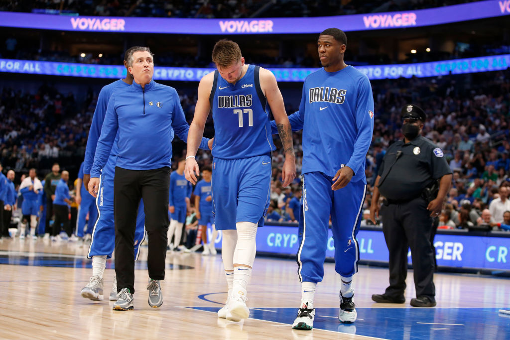 San Antonio Spurs v Dallas Mavericks