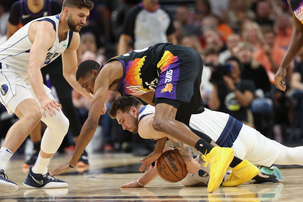 Dallas Mavericks v Phoenix Suns – Game Two