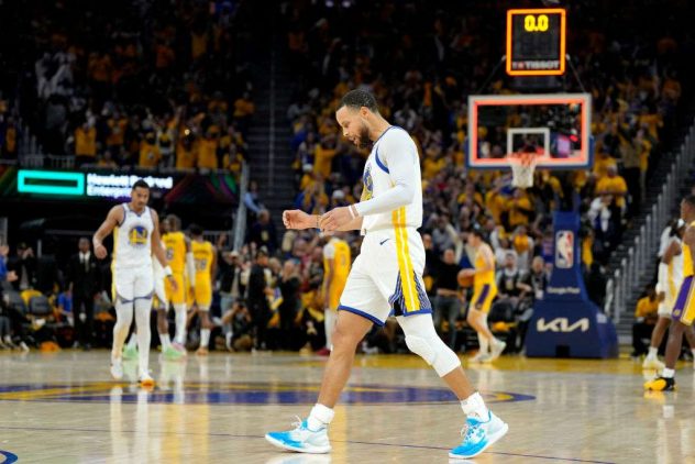 getty_currystephen23f