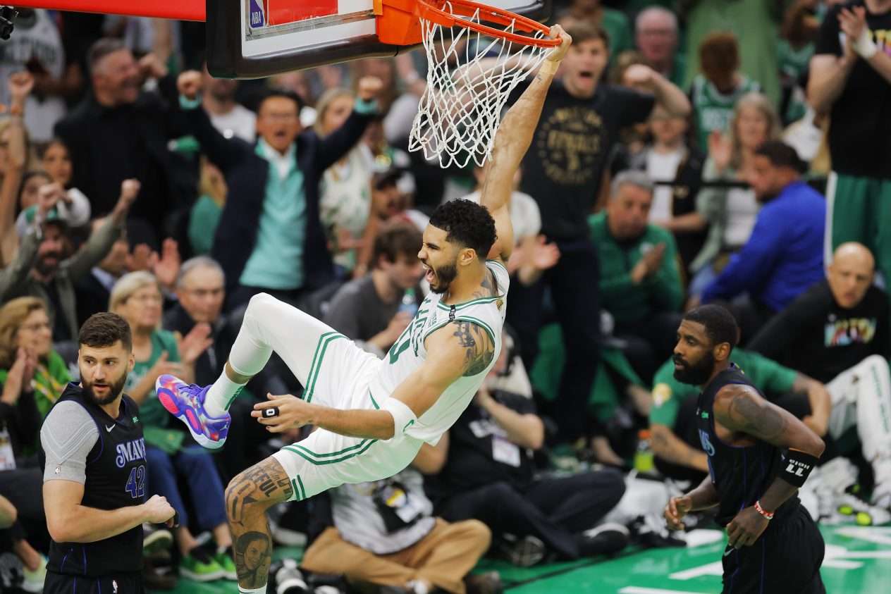 Jayson Tatum donkkaa 2024 finaaliavauksessa (Kuva: AOP)