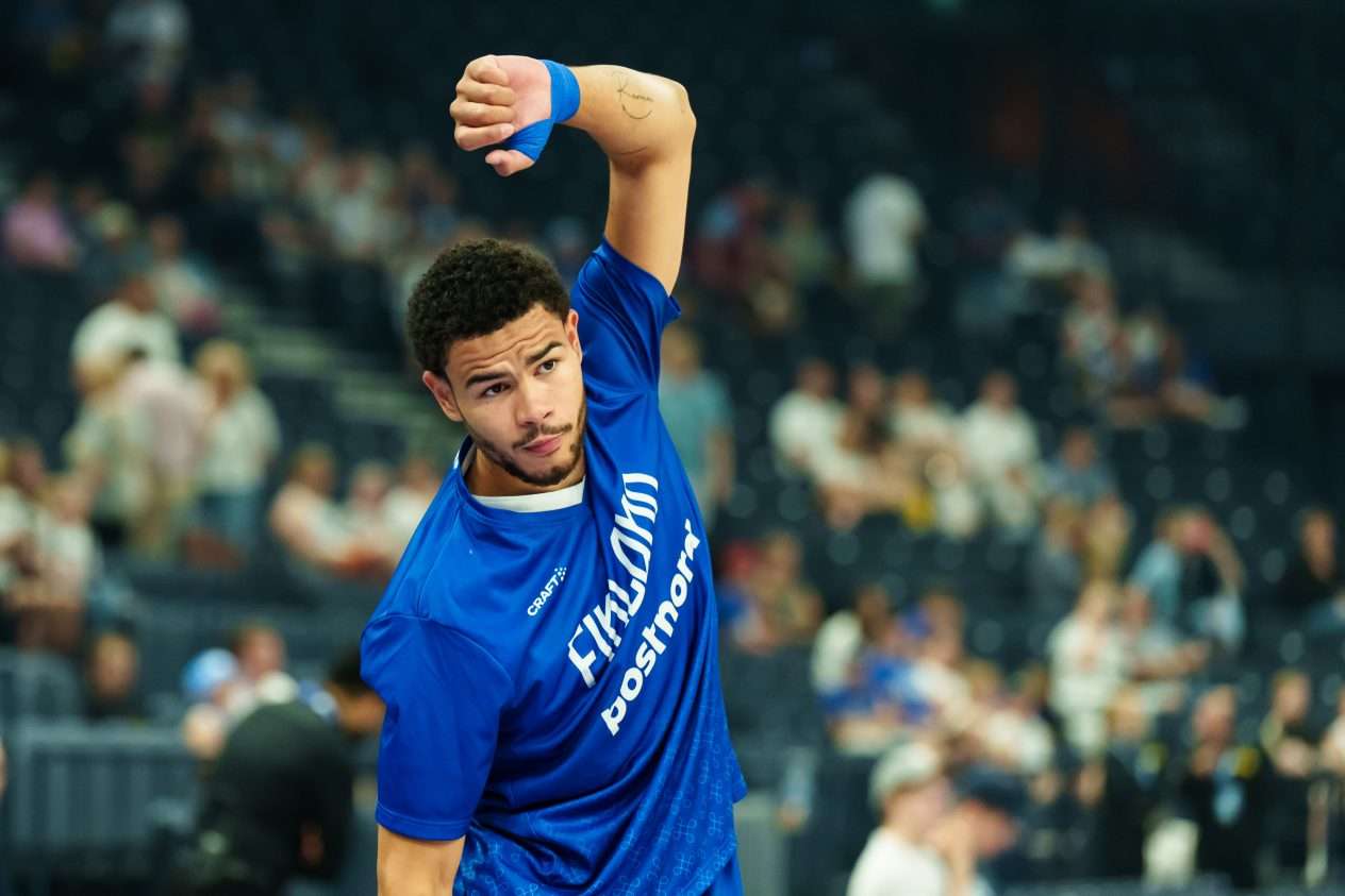 Olivier Nkamhoua Susijengissä (Kuva: AOP)