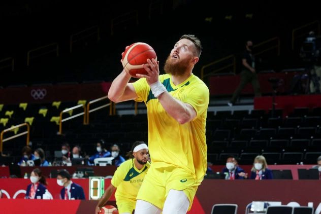aron_baynes_australia_aop